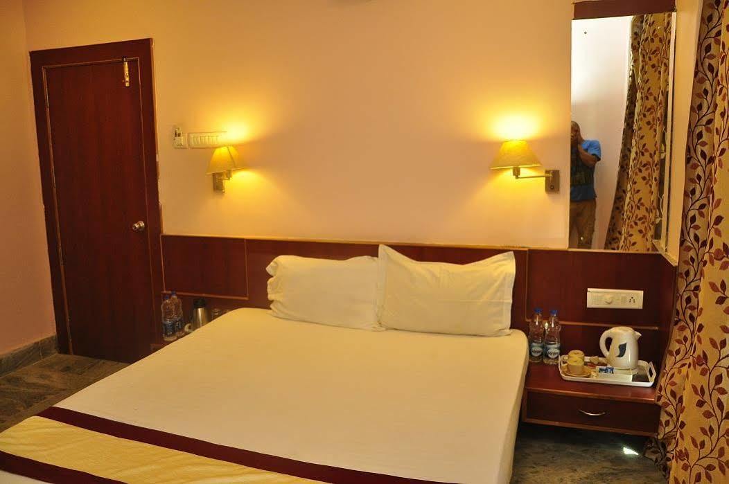בובנשוואר The Amrapalli Resort מראה חיצוני תמונה
